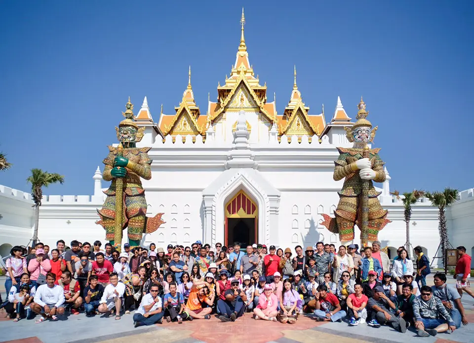 Outing pattaya 2019 cover